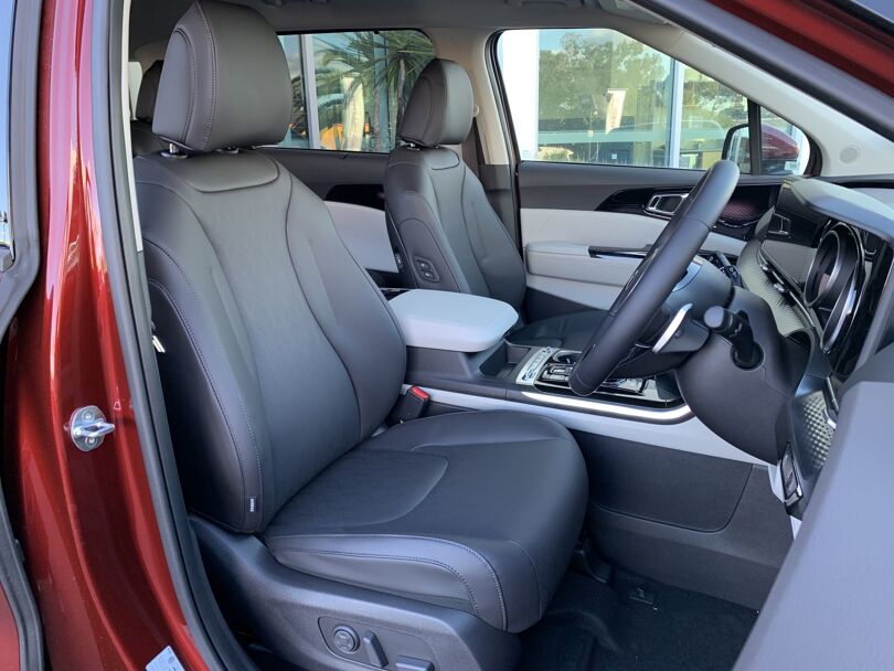 2023 Kia Carnival 14