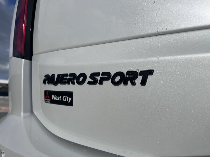 2022 Mitsubishi Pajero Sport 6