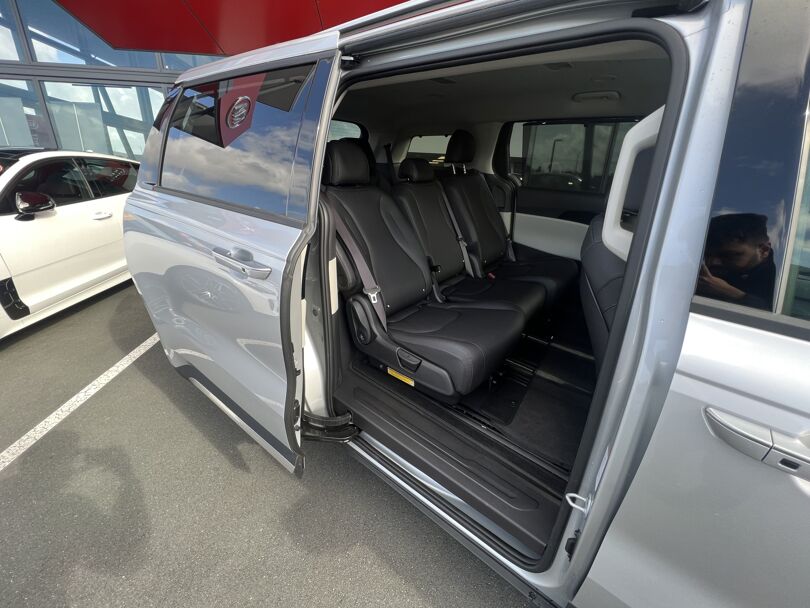 2023 Kia Carnival 7