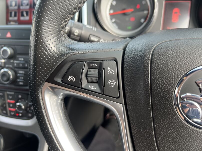 2015 Holden Astra 17