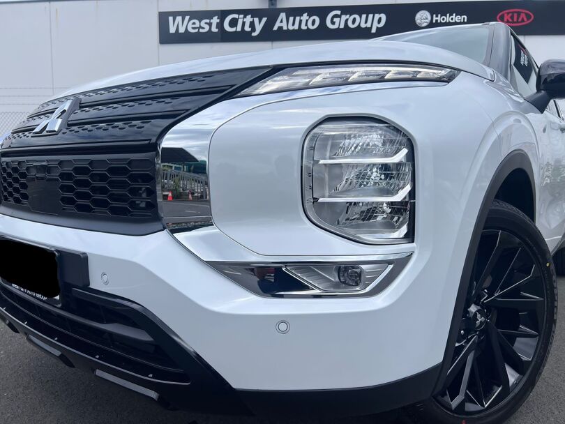2023 Mitsubishi Outlander 3