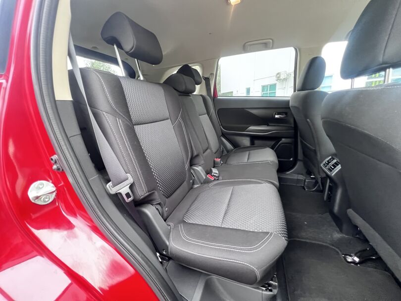 2021 Mitsubishi Outlander 10