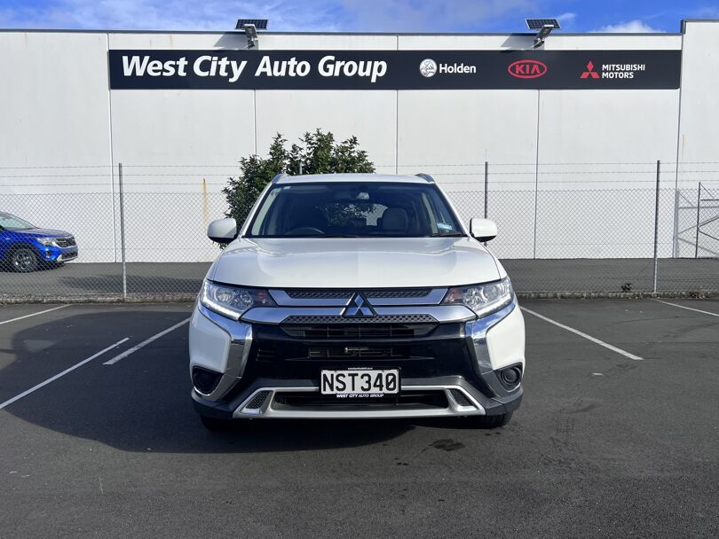 2021 Mitsubishi Outlander 2