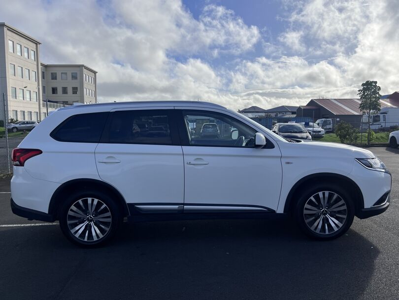 2021 Mitsubishi Outlander 9