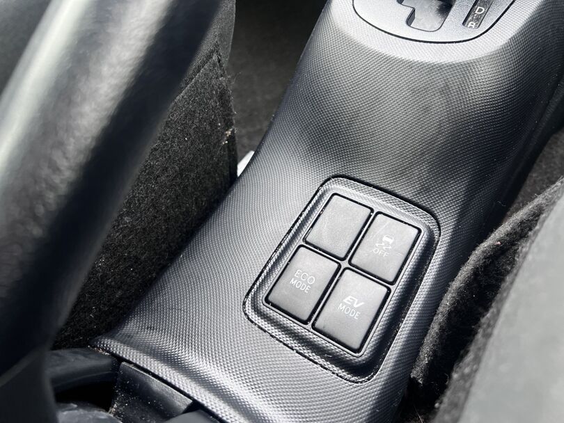 2015 Toyota Aqua 16