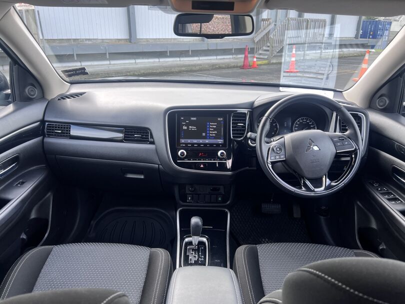 2021 Mitsubishi Outlander 15