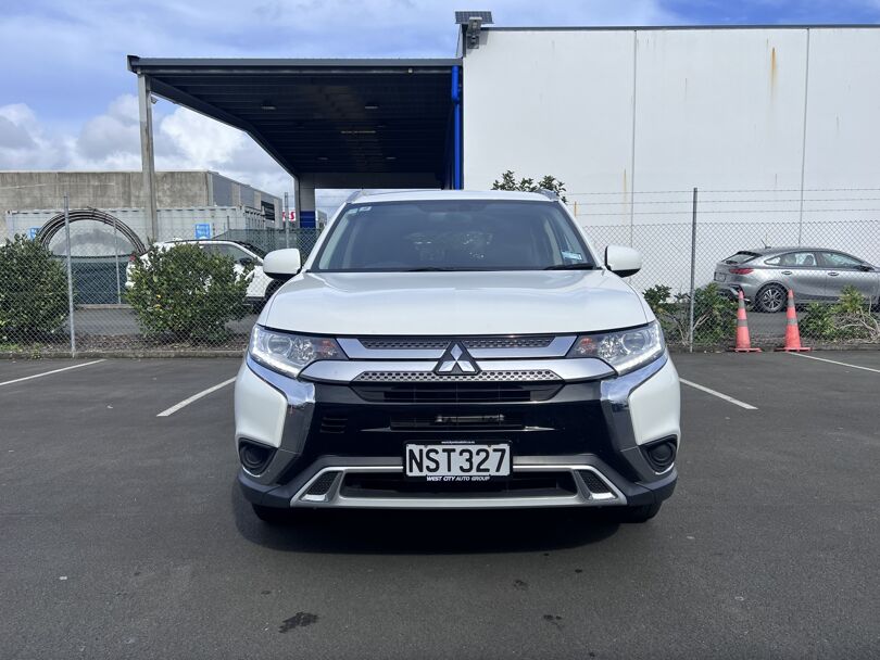 2021 Mitsubishi Outlander 3