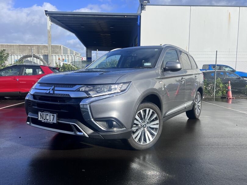 2021 Mitsubishi Outlander 2