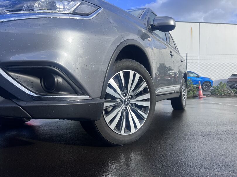 2021 Mitsubishi Outlander 4