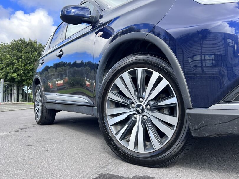 2021 Mitsubishi Outlander 2