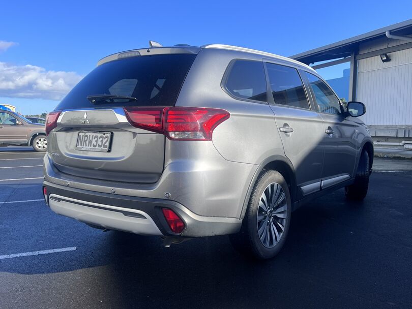 2021 Mitsubishi Outlander 6