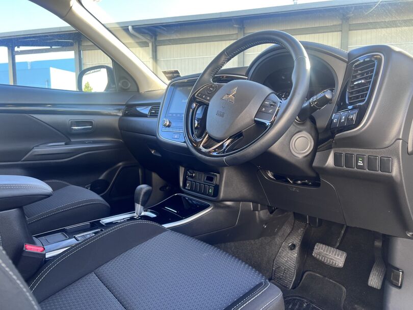2021 Mitsubishi Outlander 12