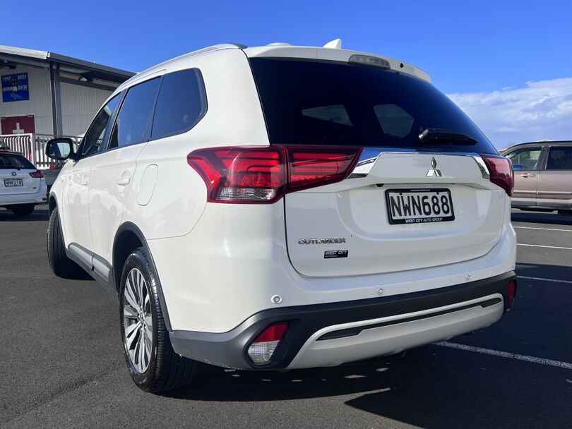2021 Mitsubishi Outlander 5