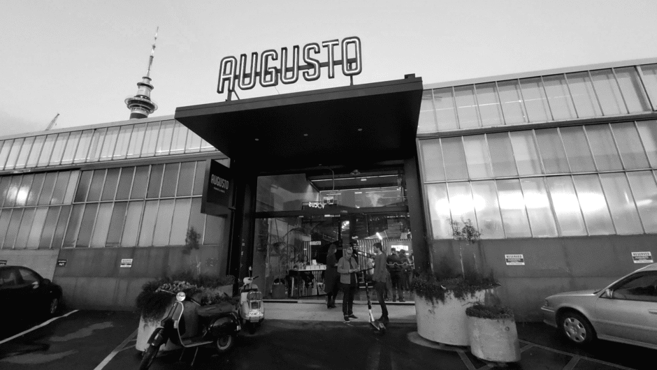 Augusto entrance BW
