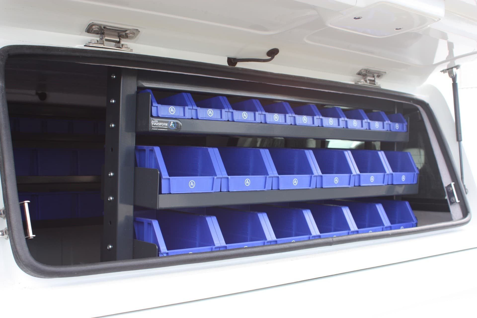 Syncro system tool drawer units for vehicles