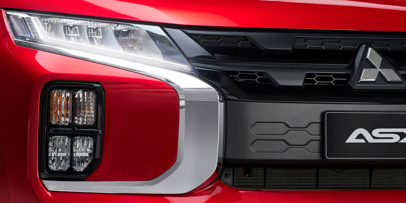 Bold lines. The most striking feature is the black grille which is framed by dynamic chrome accents.