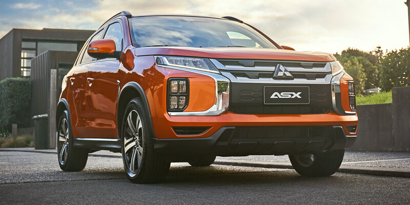 With stylish touches and accents all around the body, you'll make a grand entrance at every occasion.