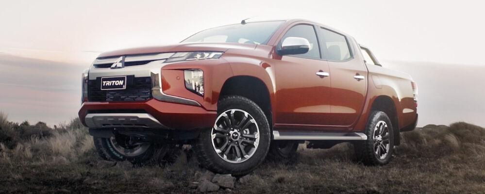 VRX is equipped with Super Select 4WD featuring Off Road Mode. For grip on any surface, it's next level.