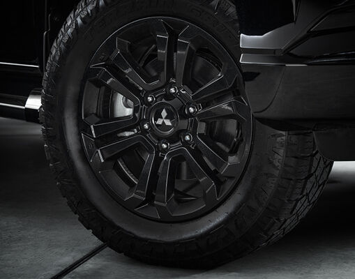 Black 18 inch alloy wheels perfectly compliment the factory-fitted black body kit and are tough enough for the harshest conditions.